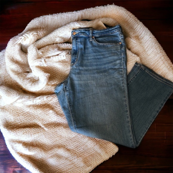 Universal Thread Jeans - Picture 1 of 13